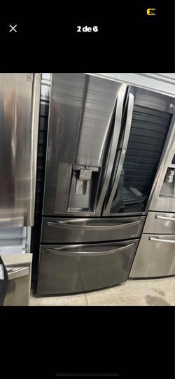 LG Insta View Black Stainless Steel Refeigerator / Delivery Available