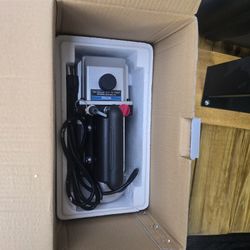 Pittsburgh 3 cfm two stage vacuum pump