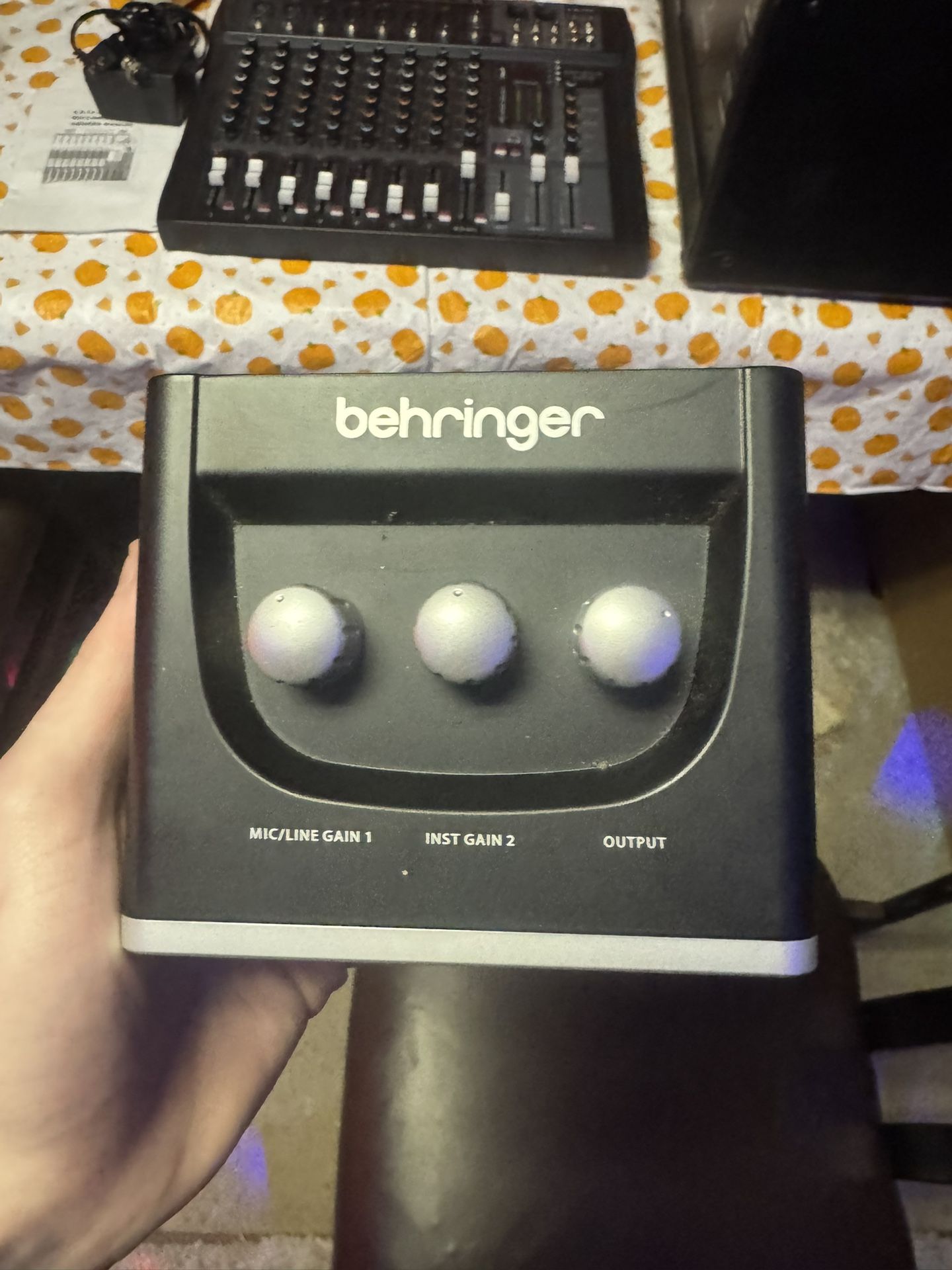 Behringer Focusrite