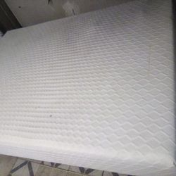 Queen Size Mattress And Box Spring 