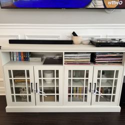 Entertainment Center / TV Stand Cabinet (great condition)