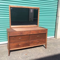 Dixie Mid Century Modern Dresser With Mirror
