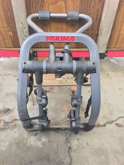 Yakima trunk bike rack, holds 2 bikes