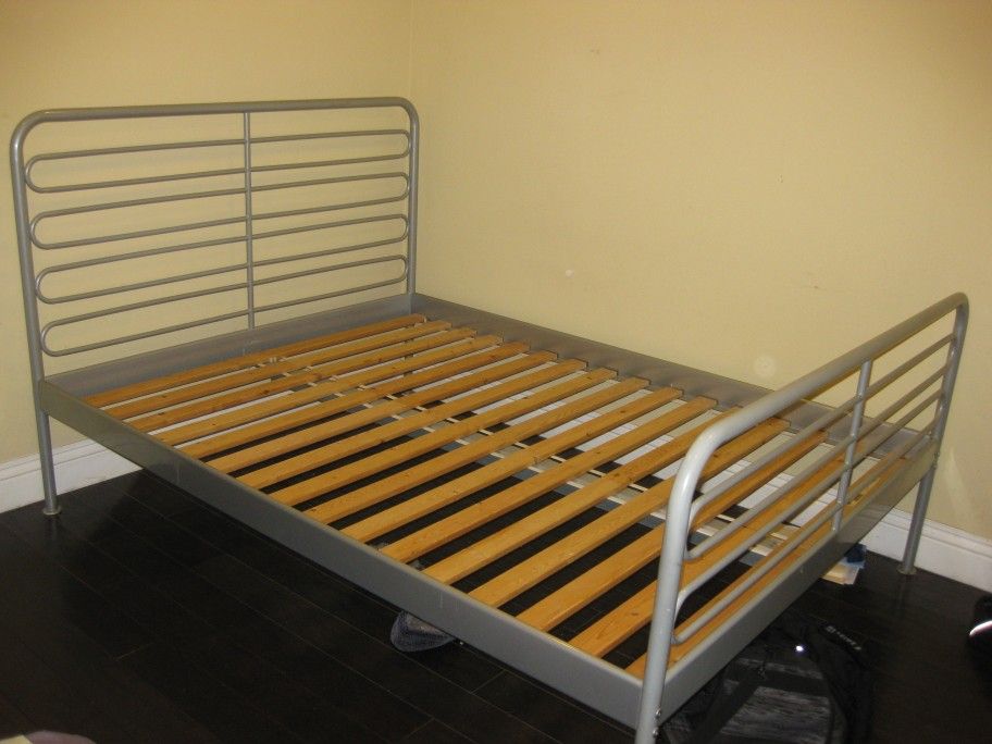 Ikea Queen Logga frame mattress for Sale in Garden Grove CA