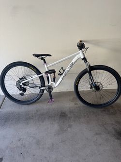 Full Suspension Mountain Bike 29” Wheels Size Medium