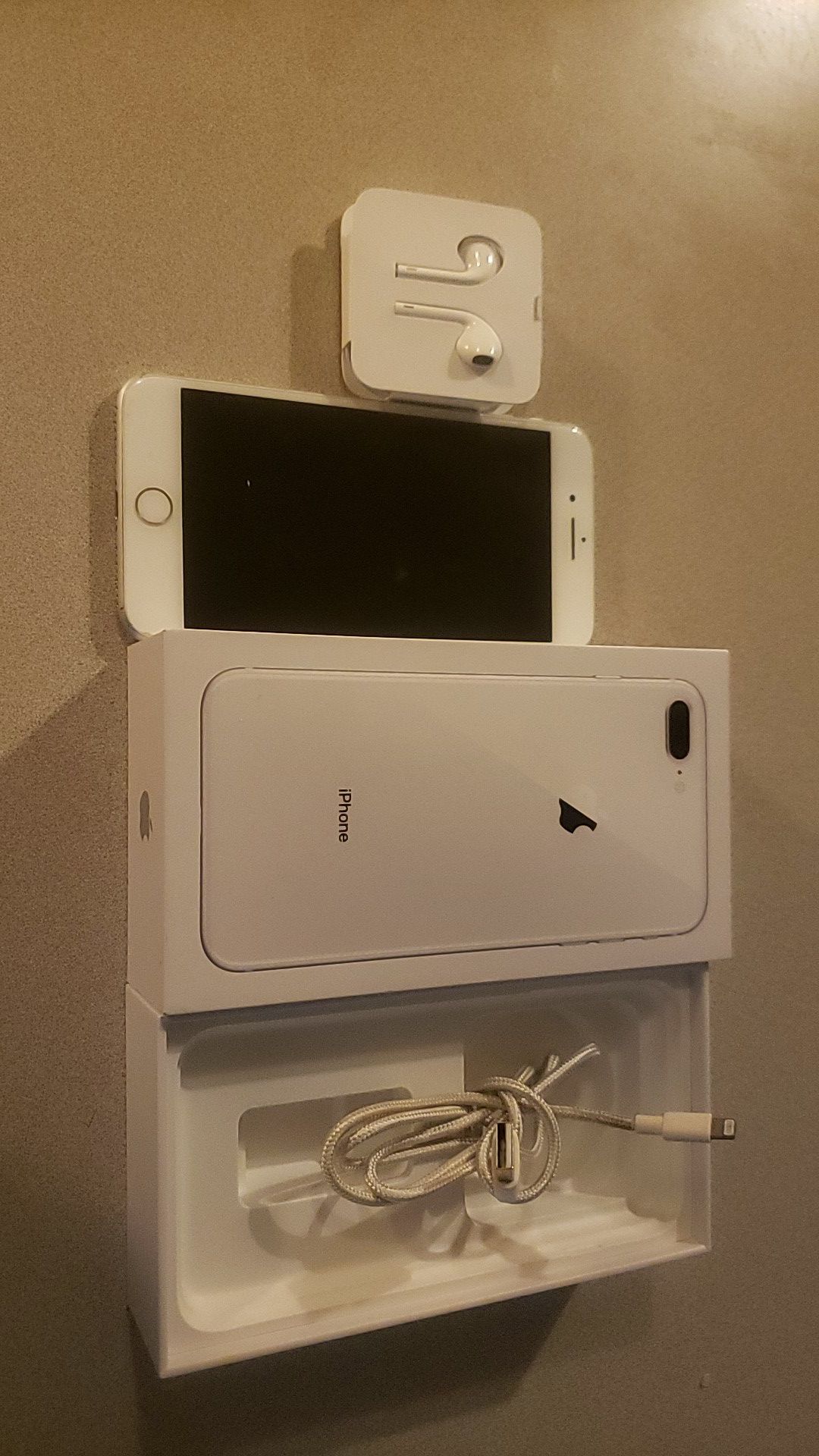 iPhone 8 Plus 64 GB AT&T Silver
