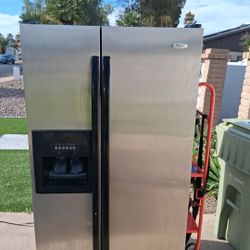 WIRLPOOL REFRIGERATOR -$100