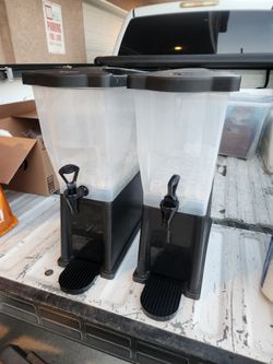 (2) 3 Gallon Drink Dispensers with reusable ice cubes