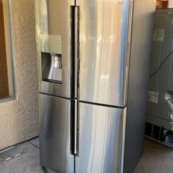 SAMSUNG 4-DOOR REFRIGERATOR