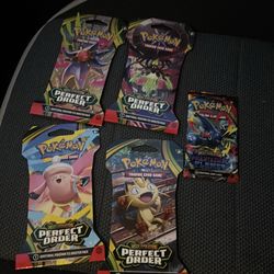 Pokémon 4 packs of perfect white deer and 1 pack  mega  evolution