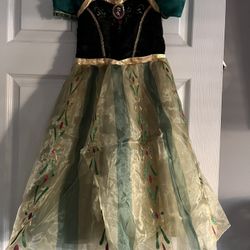 Costume Size 5/6  