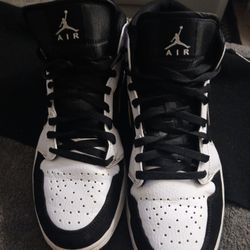 Nike Air Jordan 1 Mid Tuxedo 2018 