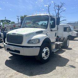 2012 Freightliner Truck (parts Or Complete)