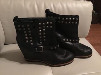 Sketchers Wedge hill Size 9. Brand new