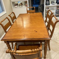 Beautiful Wooden Kitchen Table With 6 Chairs 