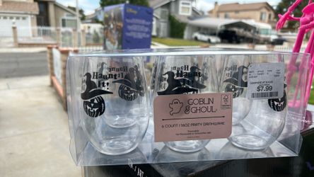 Halloween plastic cups !