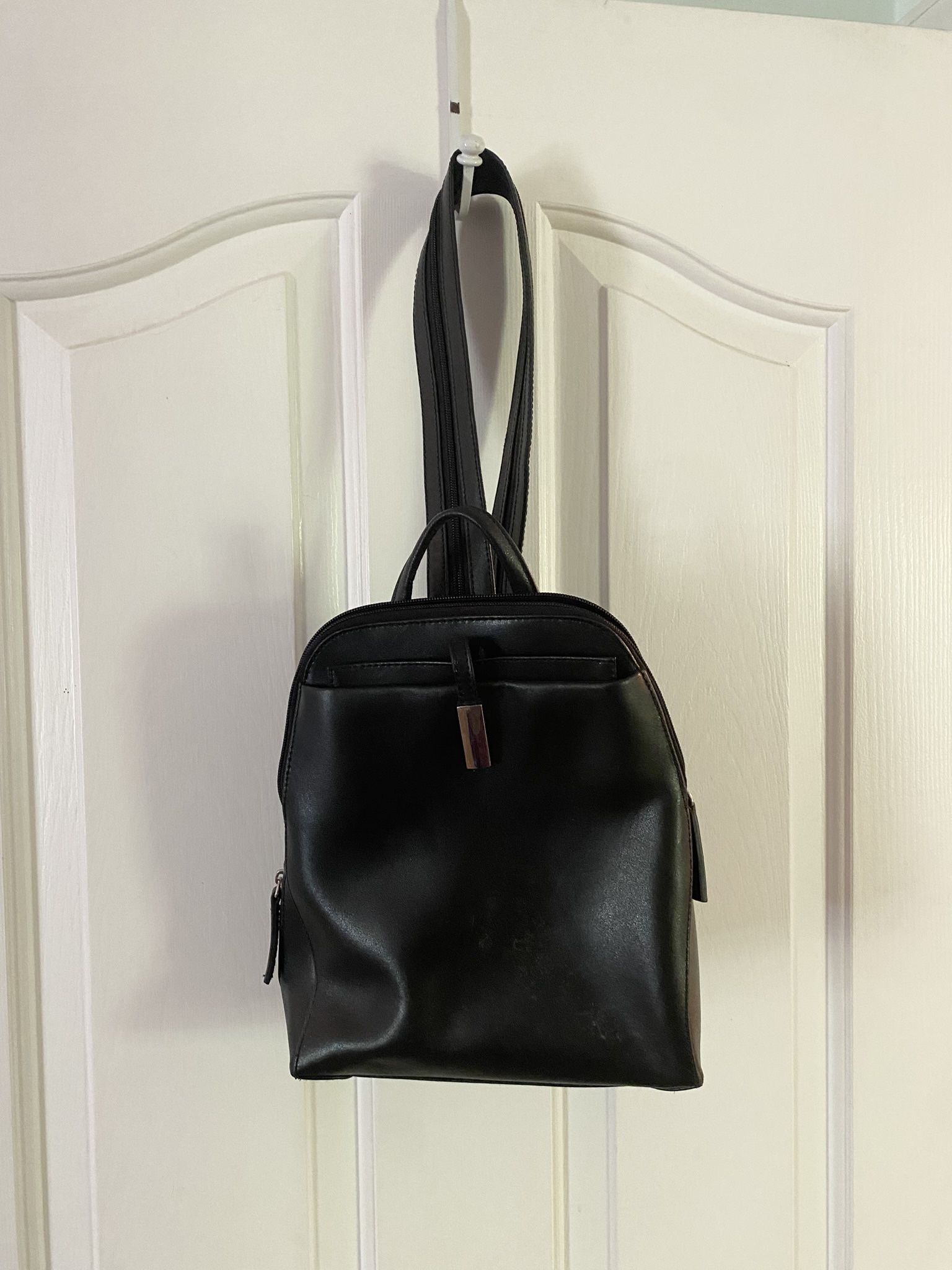 Wilson’s Leather Convertible Mini Backpack