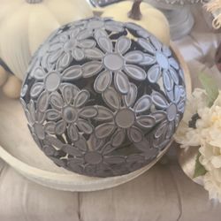 Decorative metal sphere. Small/medium sizw
