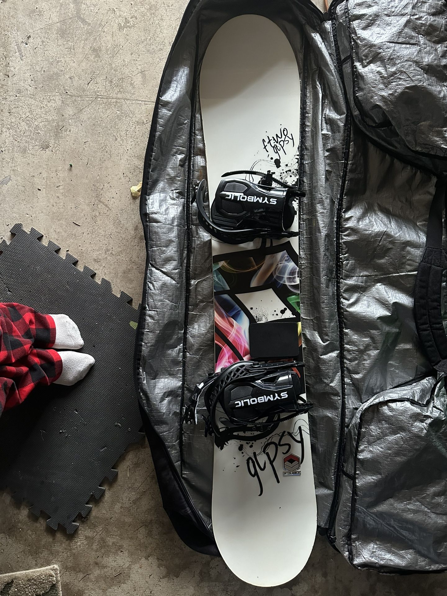 Dakine Snowboard Bag, Gipsy Snowboard, Symbolic Bindings Atomic Boots