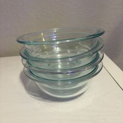 4 Pyrex Glass Bowls 