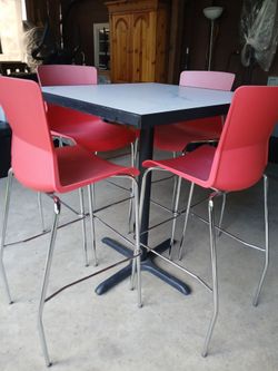 Mesa Alta Con 4 Stools