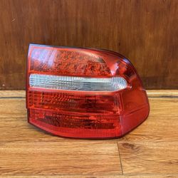 OEM 2008-2010 Porsche Cayenne Rear Right Passenger Side Taillight LED TESTED