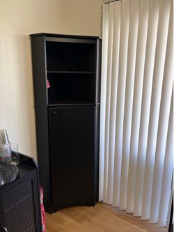 Corner storage