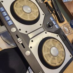 MIXMAN DM2 DIGITAL MUSIC MIXER - USB Controller DJ - Ull 