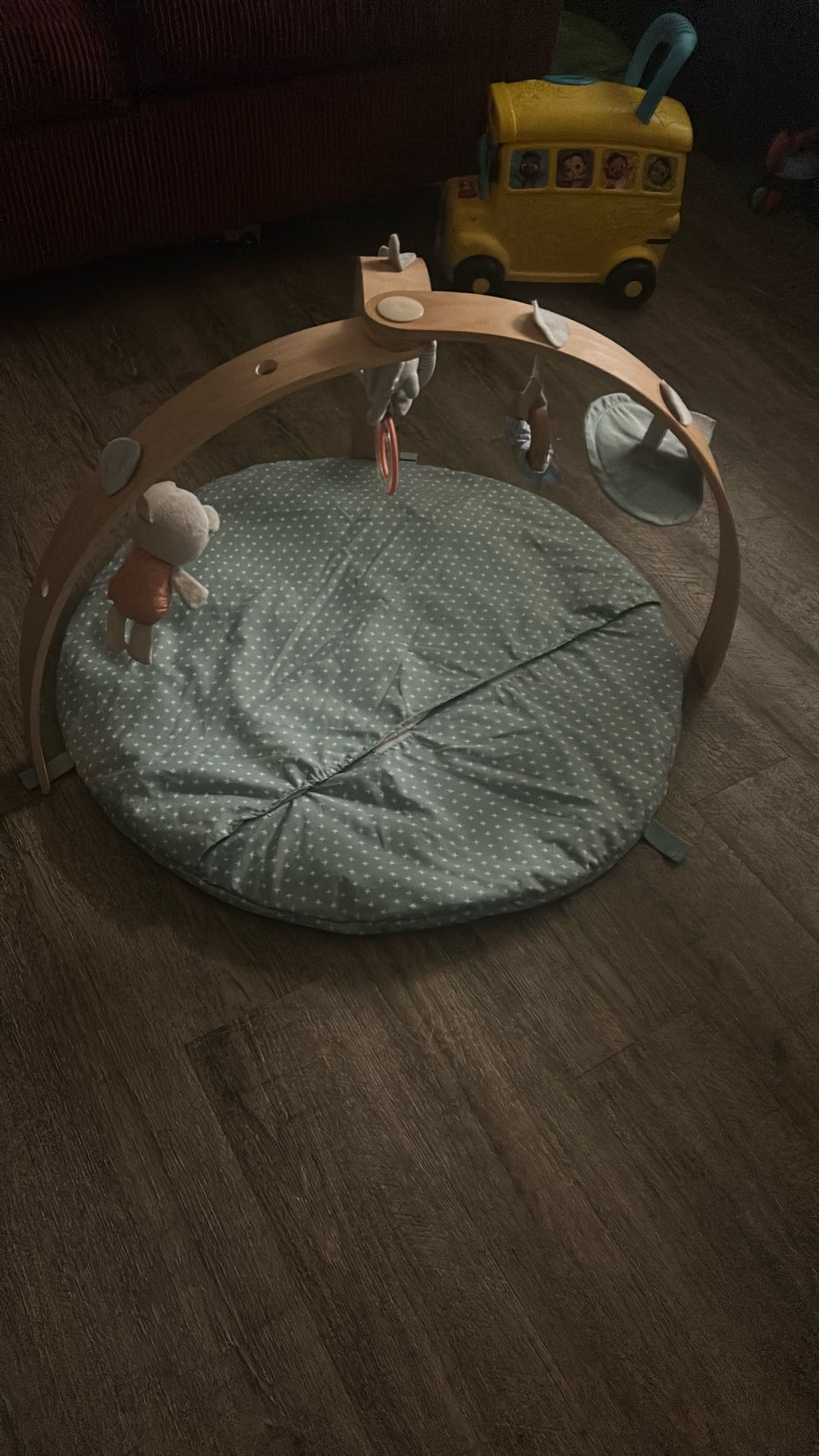 Tummy Time Pad With Hanging Toys