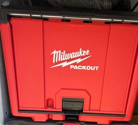 Milwaukee packout