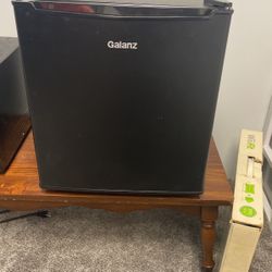 Galanz Mini Fridge 