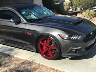 Ford Mustang hood