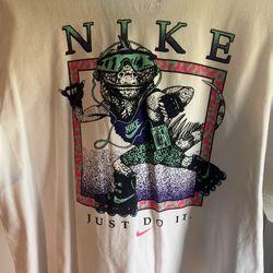 Nike T-shirt Size Men’s Medium 