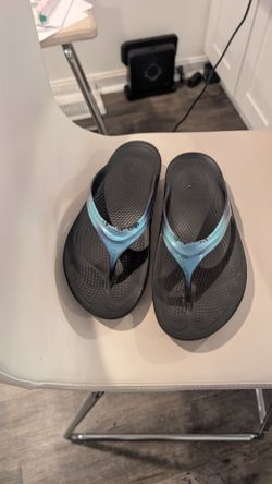 Women's jogger and flip flops