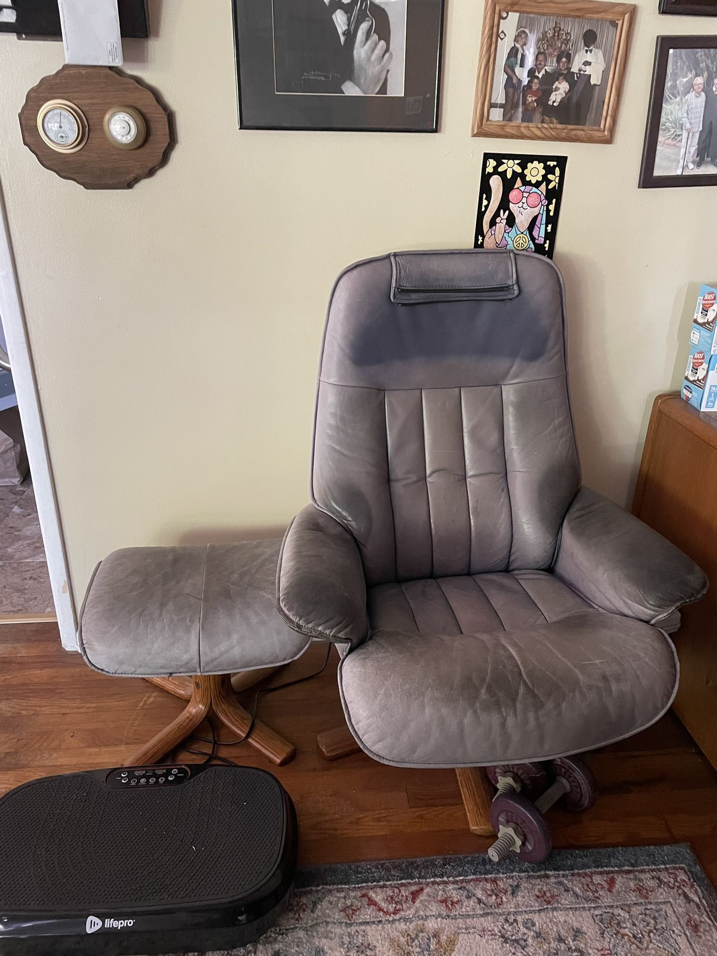 Lounge Chair And Ottoman