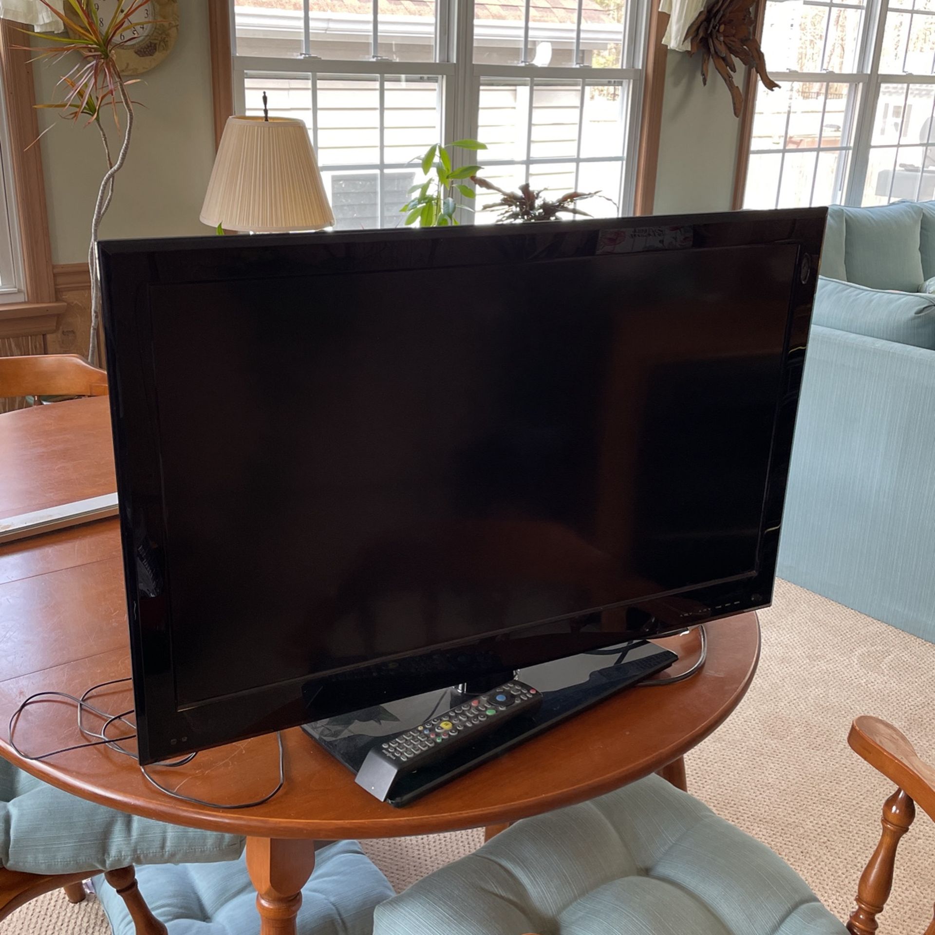 32 Inch LCD Tv