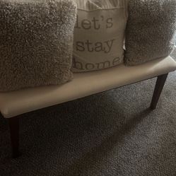 Bedroom Bench With Pillows