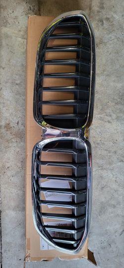 Oem 2019- 2022 BMW 330i, 340i Front Kidney Grill 