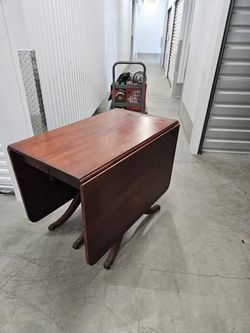 Vintage Duncan Phyfe Table