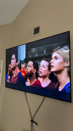 75 inch Samsung for sale has cracked area