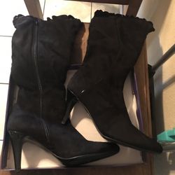 Woman  Black Sweade Boots Size 7.5