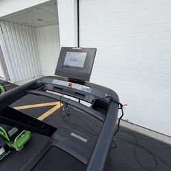 NORDICKTRACK COMMERCIAL 1250 Assembled  WiFi, Ifit, speaker and more  Recently Assembled  699$ firm