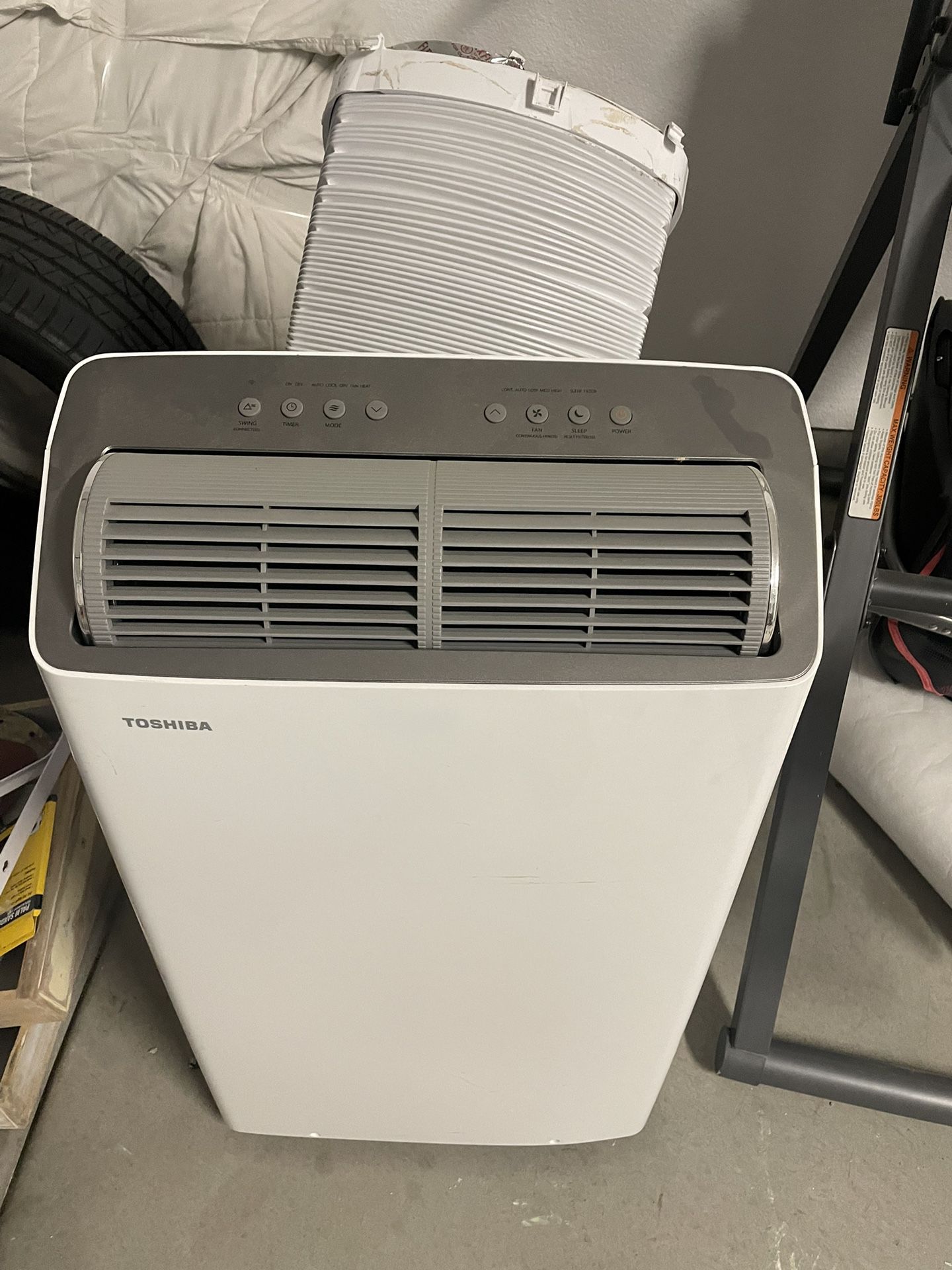 Toshiba Air Conditioner Heater Dehumidifier  14,000 BTU 