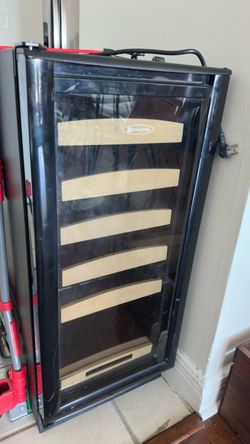 Wine fridge - Uline