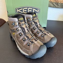 KEEN -Targhee II Mid Waterproof Hiking Boots (New In Box) , Men's size 13