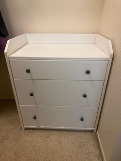 White IKEA HAUGA 3-drawer dresser