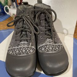 Brand Néw Womans Alegria Lace up Gray Sweater print Boots Size 37