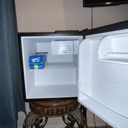 Mini fridge