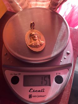 Gold pendant