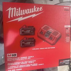 M18 18-Volt Lithium-Ion REDLITHIUM FORGE Starter Kit with Two XC 8.0 Ah Battery and Dual Bay Rapid Charger